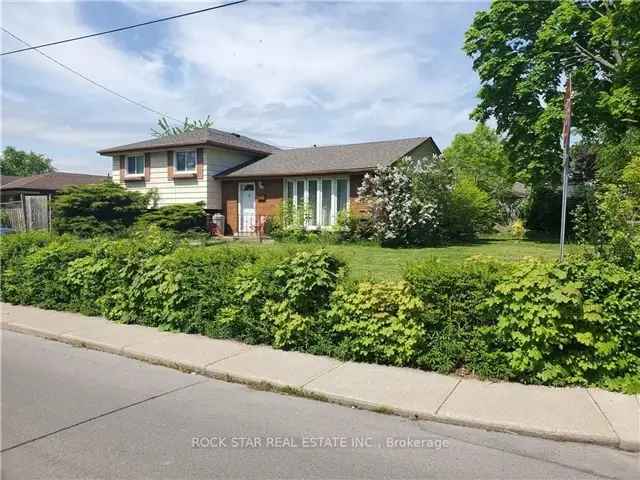 House For Sale in Hamilton, Ontario