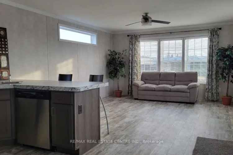 Condo For Sale in 24, MacPherson Crescent, Hamilton, Ontario