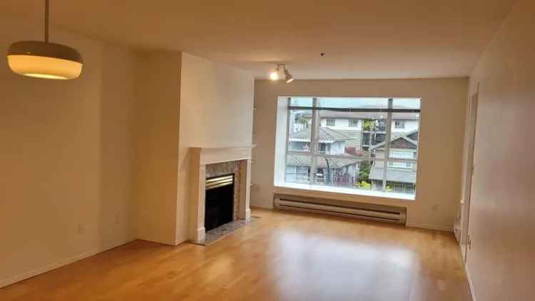 Condo For Sale in Port Coquitlam, British Columbia