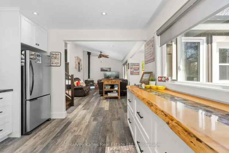 Foote Lake Cottage - 3 Bedroom Waterfront Retreat