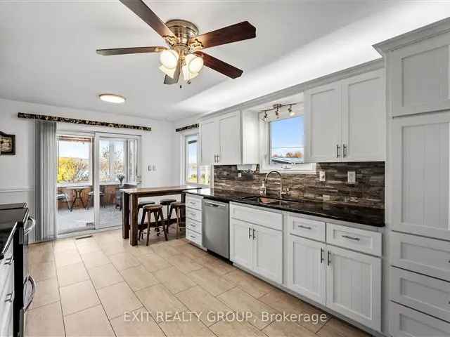 House For Sale in Quinte West, Ontario