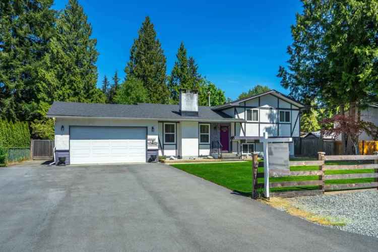 4 Bedroom Family Home with Huge Yard and Double Garage