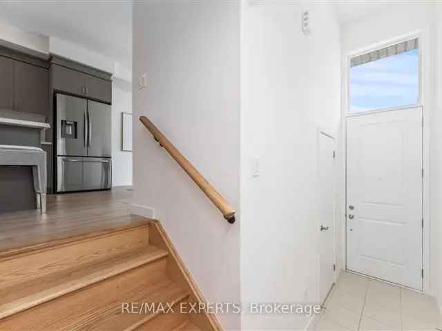 Townhouse For Sale in Vaughan, Ontario