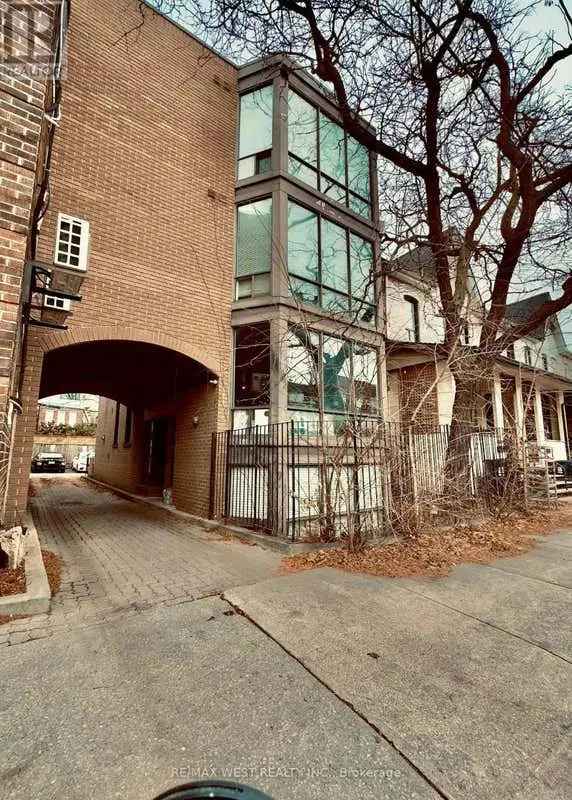 4-Unit Detached Property In Toronto - Amazing Investment Opportunity