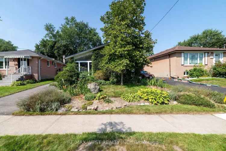 House For Sale in Toronto, Ontario