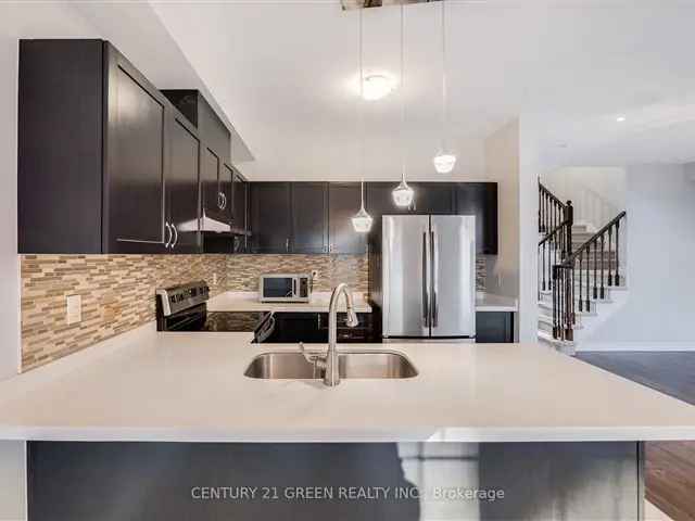 Stunning 3 Bedroom 4 Washroom Townhouse with Finished Basement