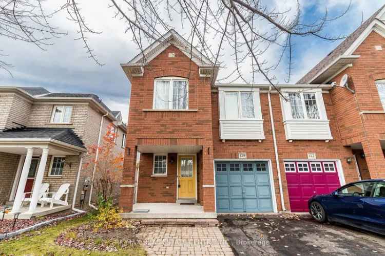 House For Sale in Newmarket, Ontario