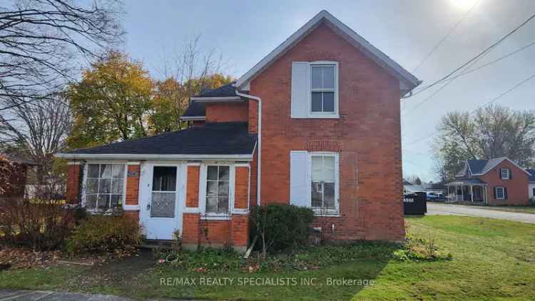 House For Sale in Howick, Ontario