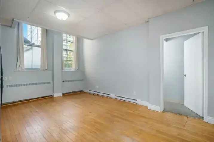 3 bedroom Unit at 329 Johnson Street (3 Bedrooms Available Now)