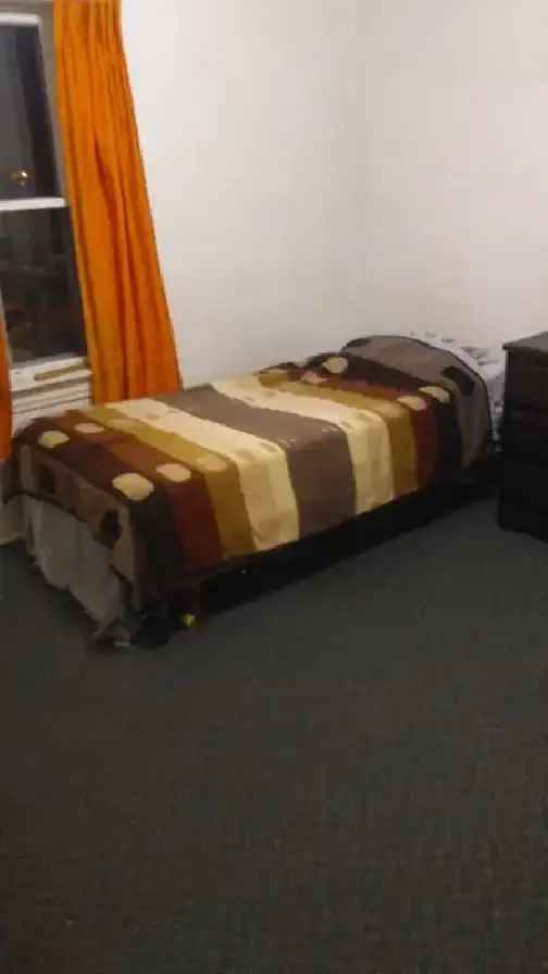 Furnished room for rent in Canada with utilities included