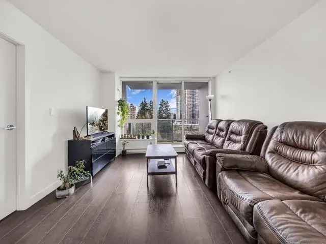 1 Bed + Den Condo for Sale Near Skytrain - Park Avenue