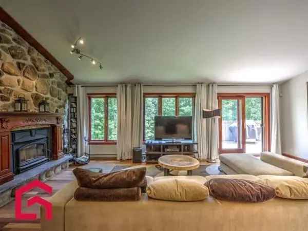 1.5 Storey House for Sale in Laurentides