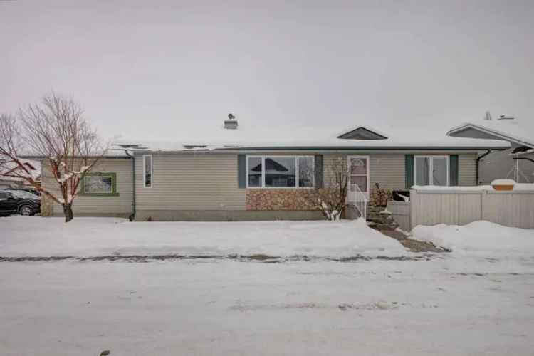 Updated Westmount Bungalow - New Kitchen, Deck & Landscaping