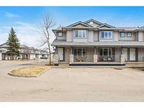 Townhouse For Sale in Evergreen Calgary