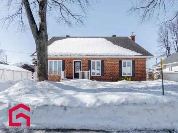 Cozy 4-Side Brick Bungalow with Backup Generator