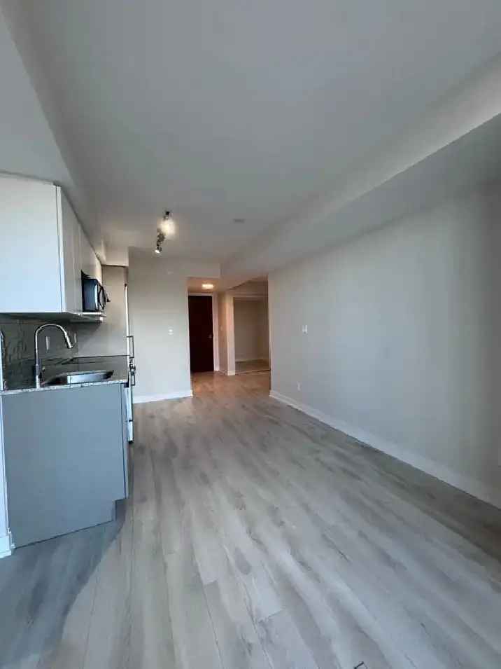 Jr One Bed Condo Steps from Yorkdale Subway Station