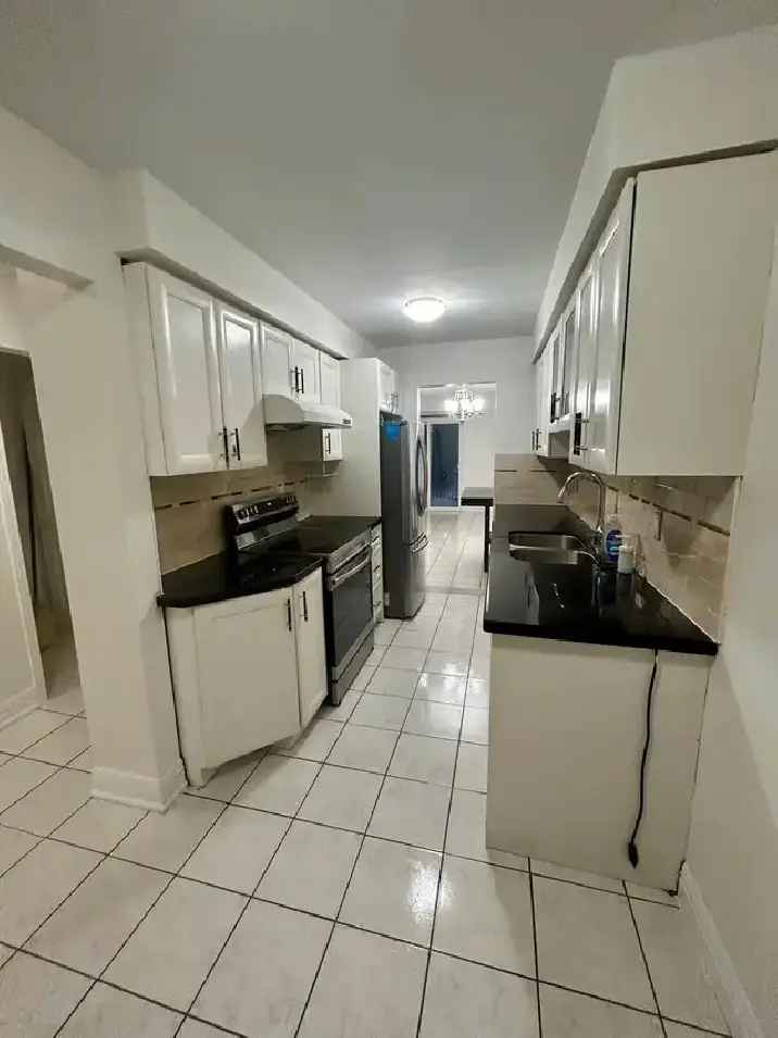 Scarborough Detach House for rent - 3 1 bedroom , 4 washrooms