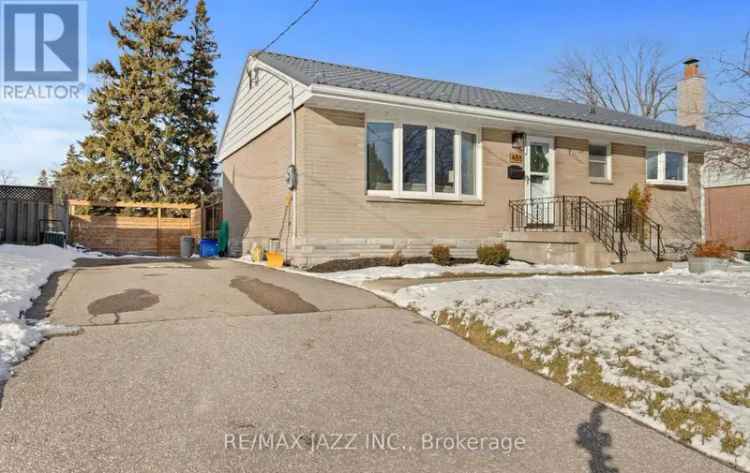 Stunning Bungalow 2+1 Beds 2 Baths Finished Basement Large Lot