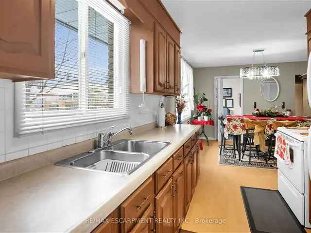 House For Sale in Niagara Falls, Ontario