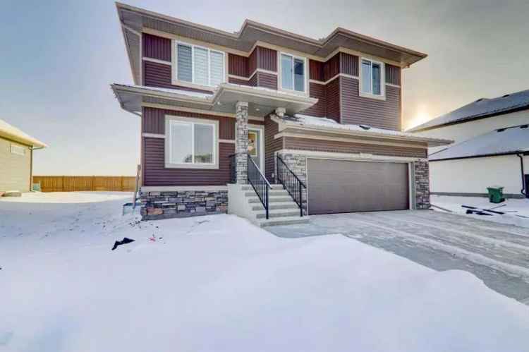 Luxury Family Home Backing Onto Open Fields