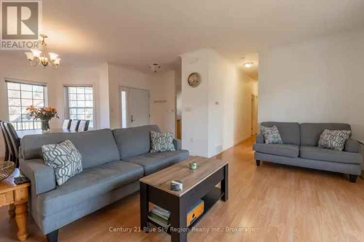 Callander Bungalow - 4 Beds, 2 Baths, Finished Walk-out Basement