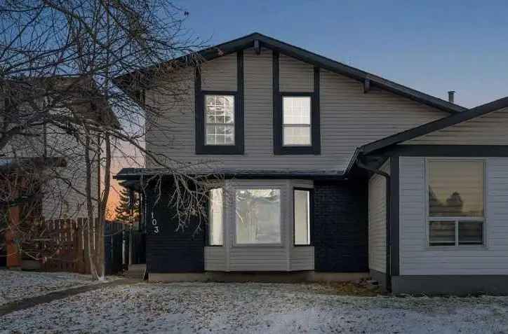 House For Sale in Calgary, Alberta