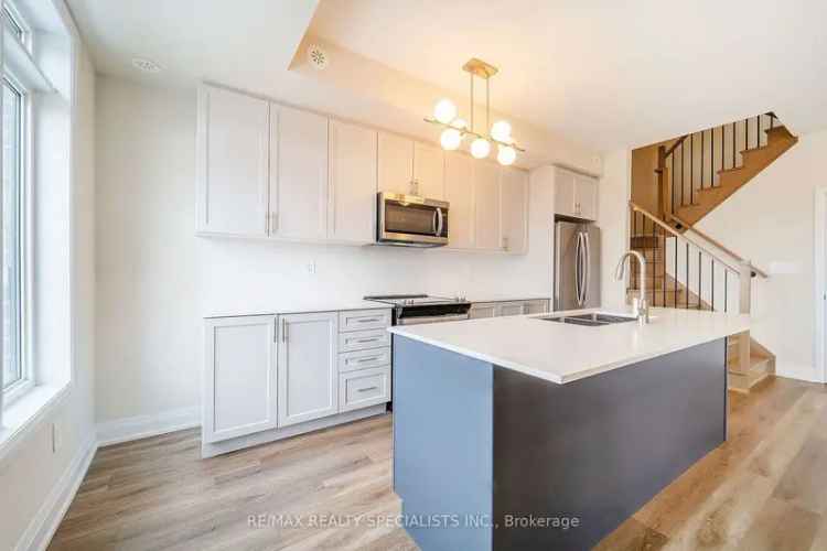 Luxury Townhome with Rooftop Patio and Modern Amenities