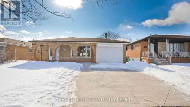 Charming Mississauga Backsplit Home 3 1 Beds 2 Baths Huge Lot Renovated