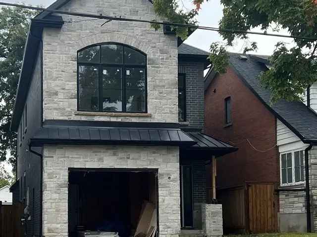 House For Sale in Vaughan, Ontario