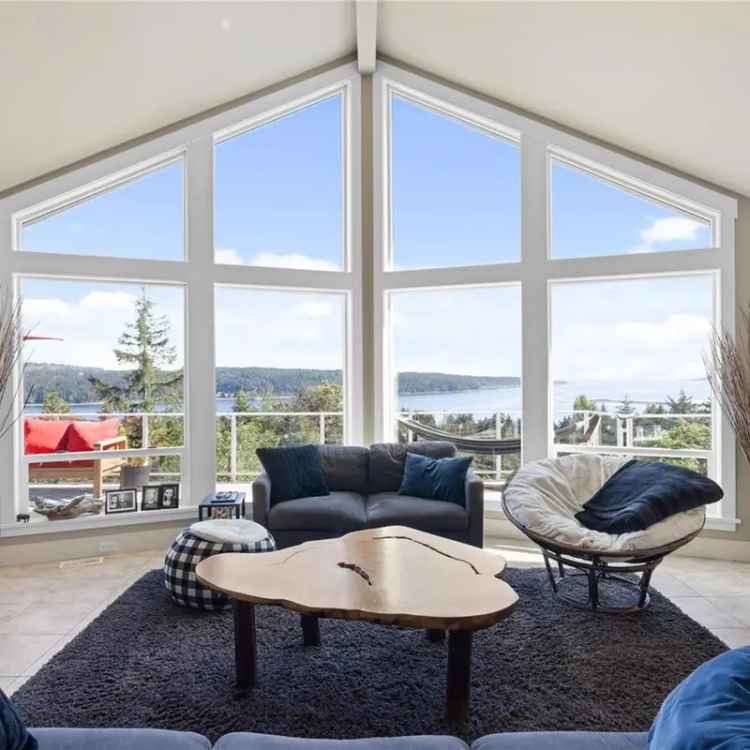 Ocean View House for Sale with 4 Bedrooms in a Private Hillside Location