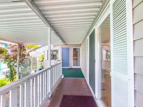 House For Sale in Surrey BC 50 Community Beach Access