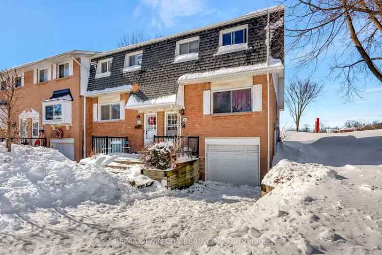 Affordable 3 Bedroom Townhome in Welland with Pool and Tennis Court