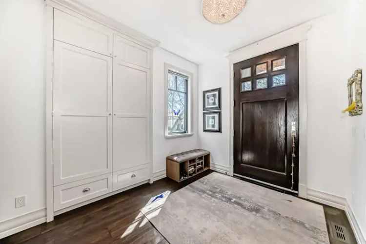 Luxury Inner City Home - 3874 Sq Ft -  Chef's Kitchen - Spa Bathrooms - Home Theatre
