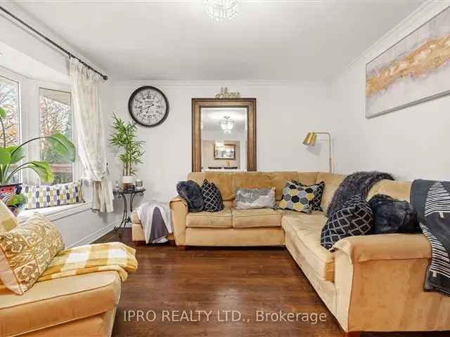 House For Sale in Ajax, Ontario