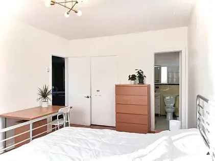 1 room room of 30 m² in Montreal