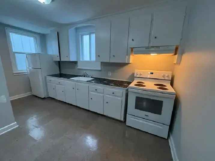 Rent Spacious 1 Bedroom Apartment in Downtown with Private Balcony