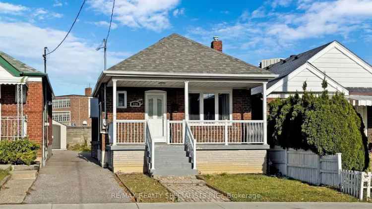 House For Sale in Toronto, Ontario