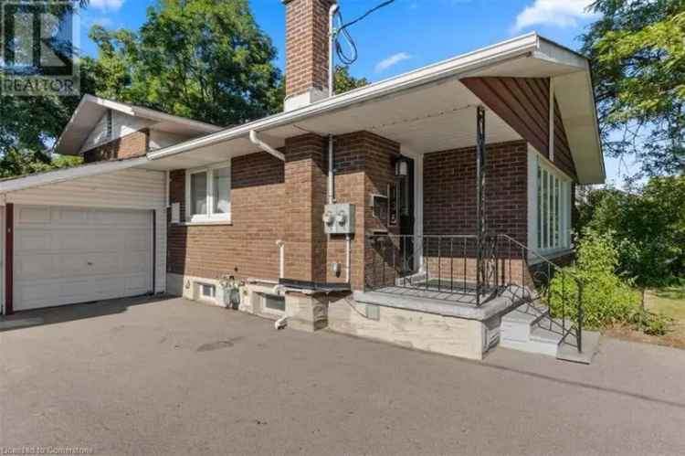 Turn-key Legal Duplex in Kitchener Forest Hill