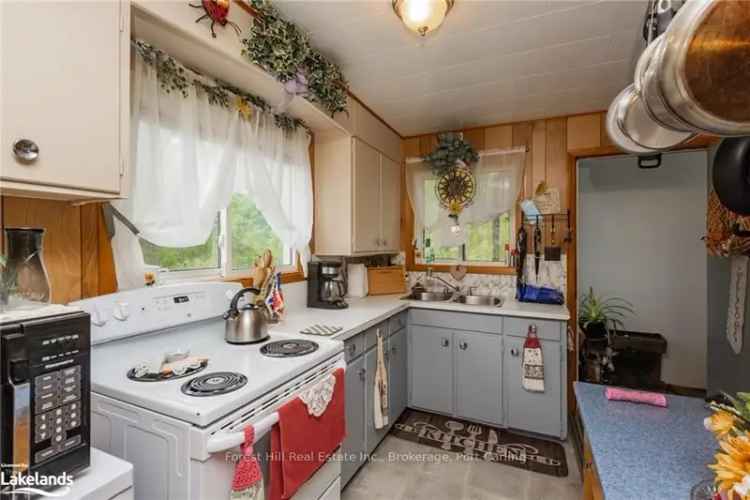 House For Sale in Unorganized Centre Parry Sound, Ontario