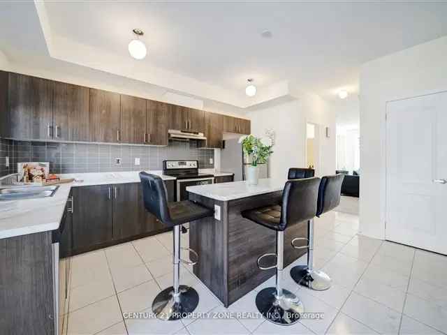 Townhouse For Sale in Ajax, Ontario