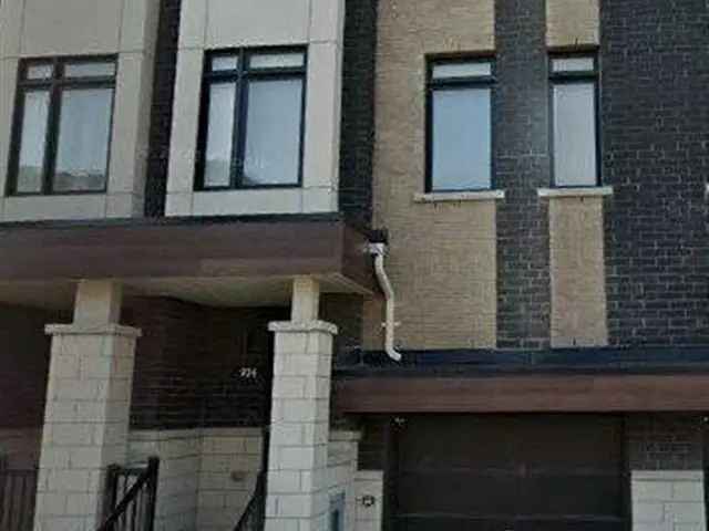 Impressive Modern Townhouse Whitby Oshawa Border 2000 Sq Ft