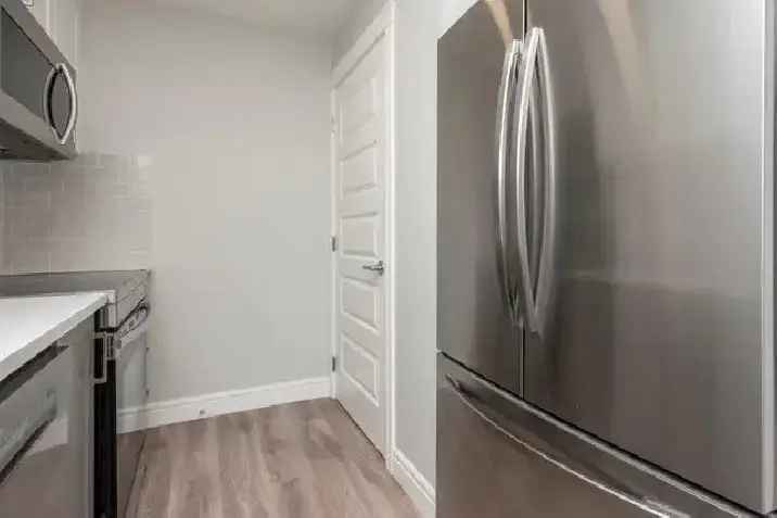 Modern 1 Bedroom Condo in Savanna - In-Suite Laundry Parking Available October 15