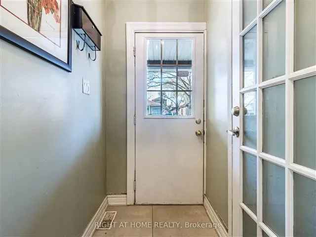 House For Sale in Toronto, Ontario