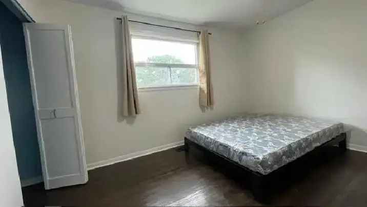 Privite room for rent at Bathurst steeles house