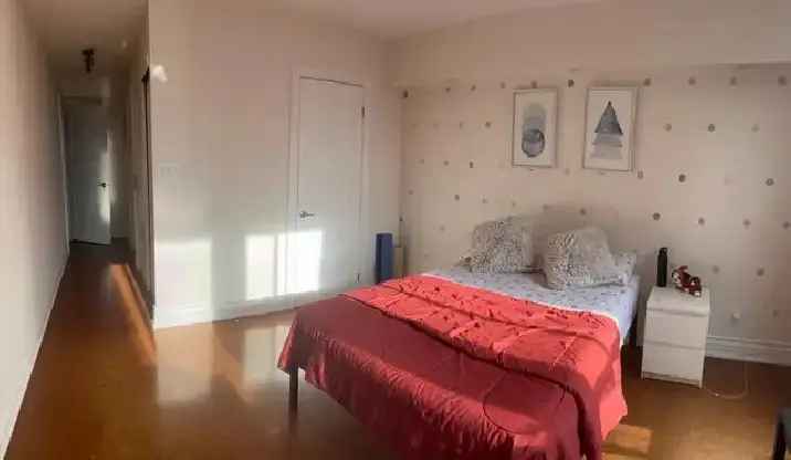 Private Bedroom available for rent