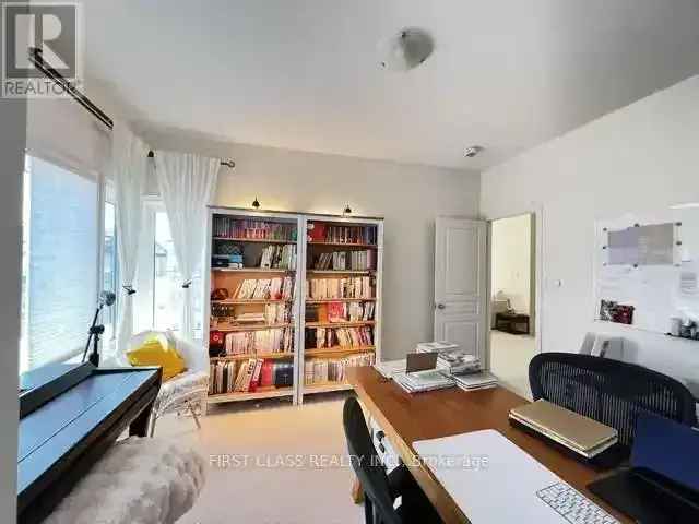 5 Bedroom House in Aurora with 2 Car Garage - 3000 Sq Ft