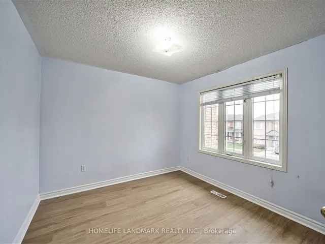 Bright 3-Bedroom Townhome in Bayview Glen