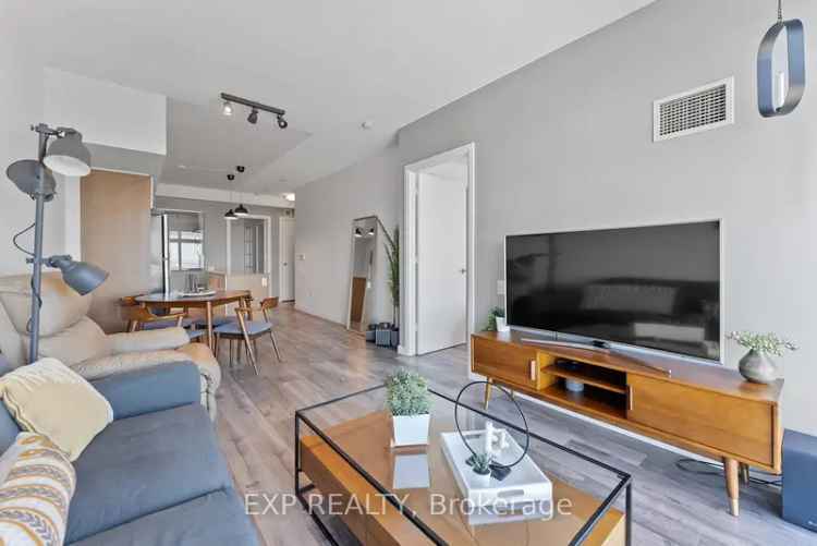 Rent Spectacular 2 Bedroom Apartment with City Views in Toronto