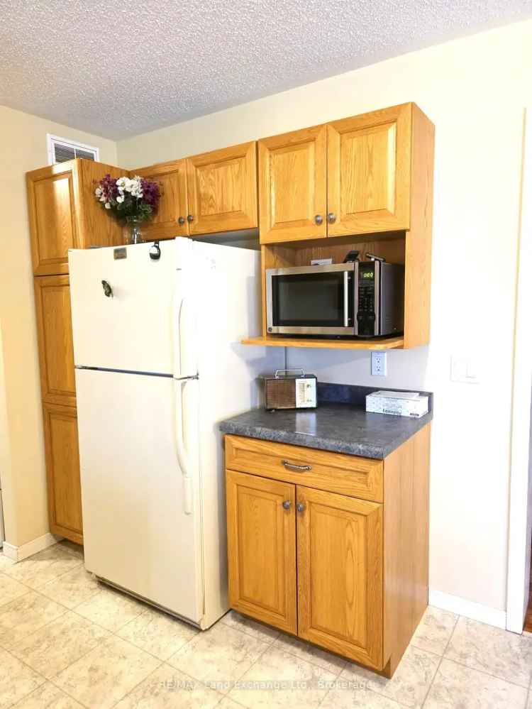 3 Bedroom 2 Bathroom Brick Bungalow Near Community Centre
