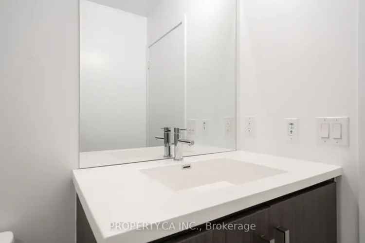 Condo For Sale in Vaughan, Ontario